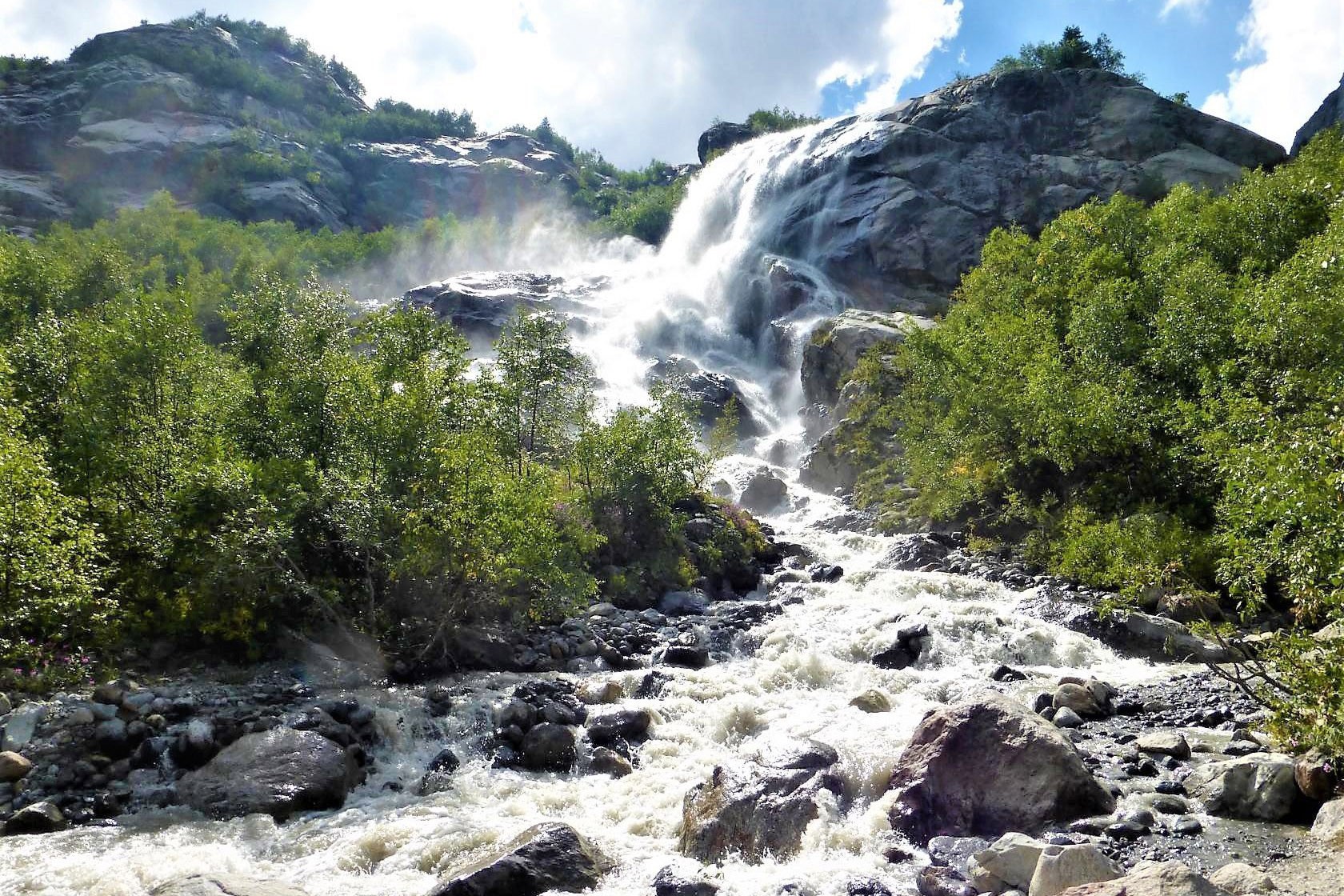 Алибекский водопад, Шоанинский храм